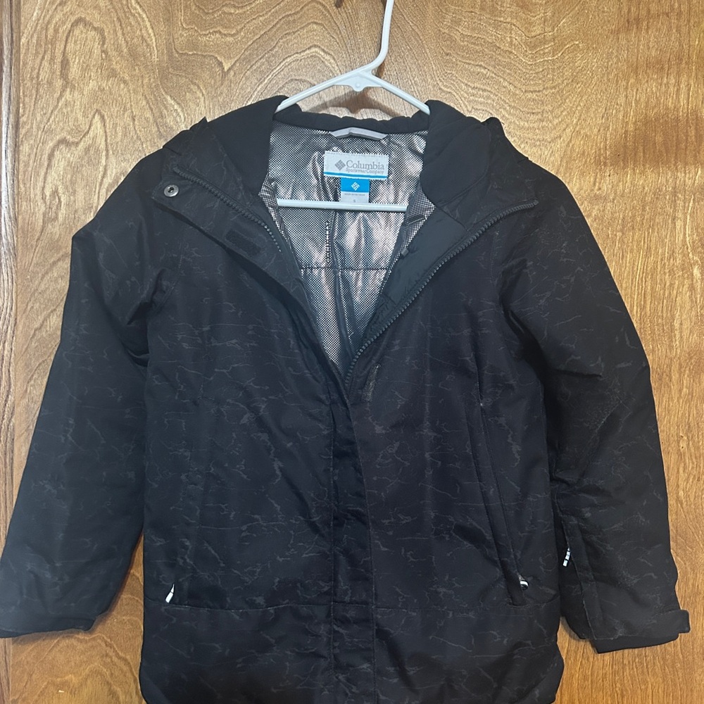 Girls size Small Black and Gray Columbia coat.